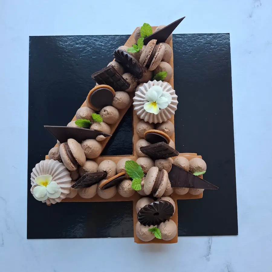 Number cake 4 chocolat noir