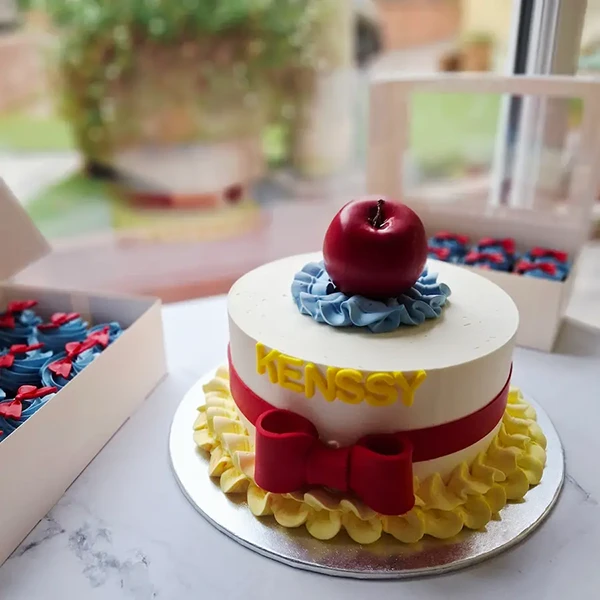 Infinies Gourmandises, cake design sur le thème Blanche Neige